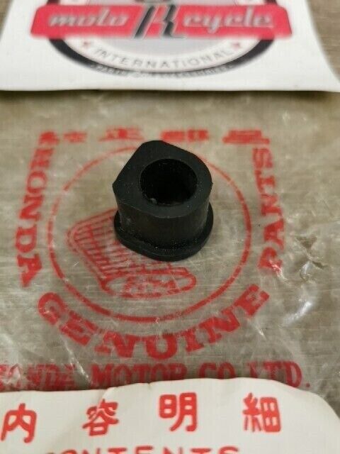 NOS HONDA CB500 1971 1972 RUBBER BATTERY BOX 50331-323-000 H79