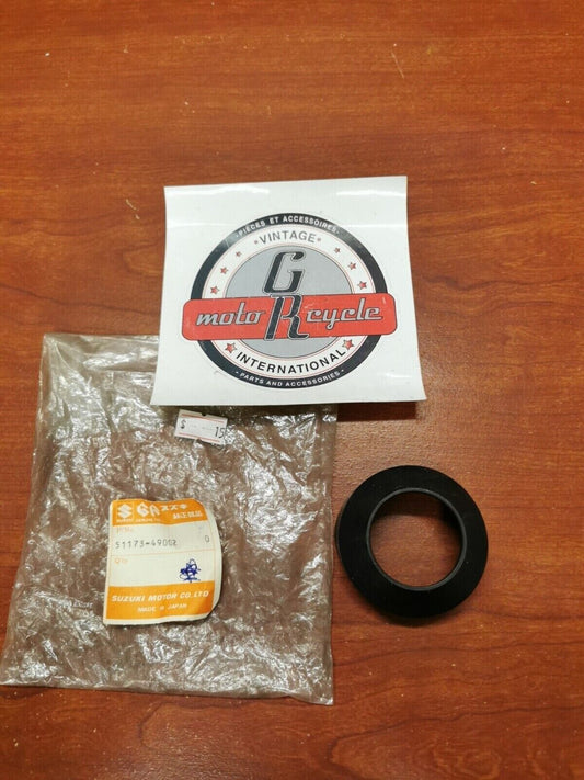 NOS Suzuki FRONT FORK DUST SEAL 51173-49002 S18