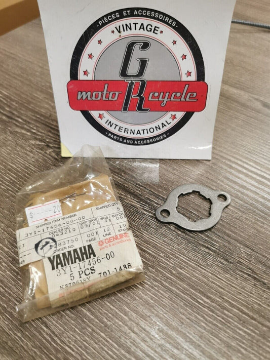 NEW YAMAHA TT250 1982  Sprocket Holder   3y1-17456-00-00   Y57