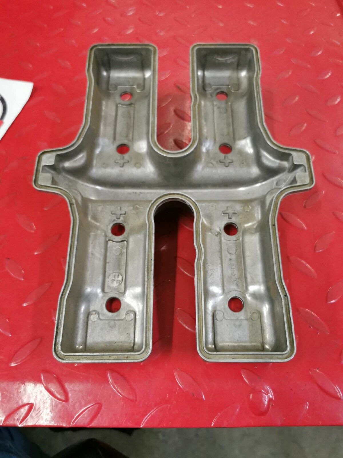 NOS YAMAHA XVZ1200 1983 - 1993  COVER CYLINDER  HEAD 1      26H-11191-02-00  Y52