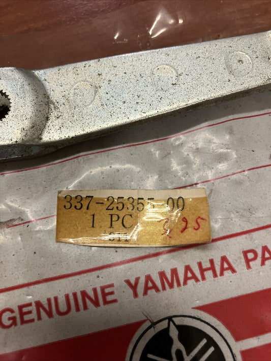 NOS Yamaha 1972 CS5 1974 - 1976 RD200 CAM SHAFT LEVER 337-25355-00-00 Y166
