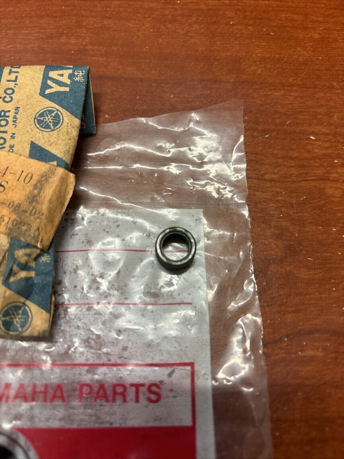 NOS Yamaha SOLID BUSH 810-47714-10-00 SUB 90380-08002-00 Y185