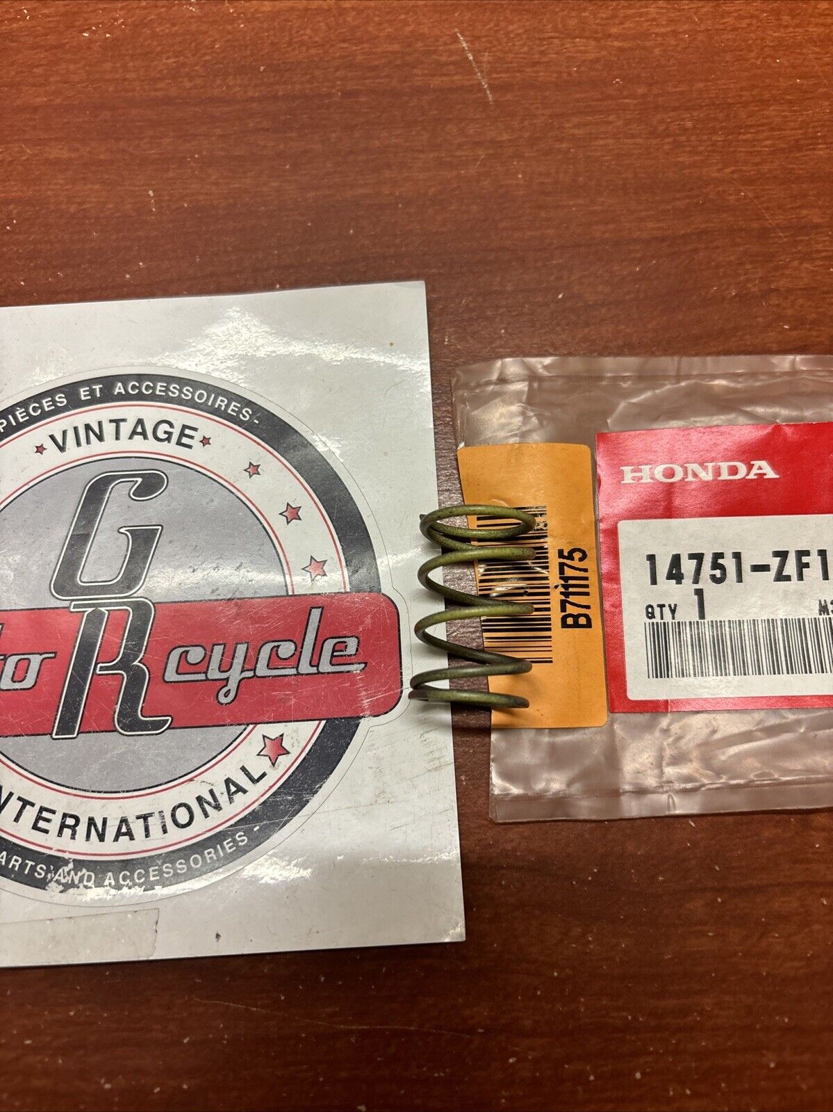 NOS Honda GX120 GX160 GX200 VALVE SPRING 14751-ZF1-000 H185