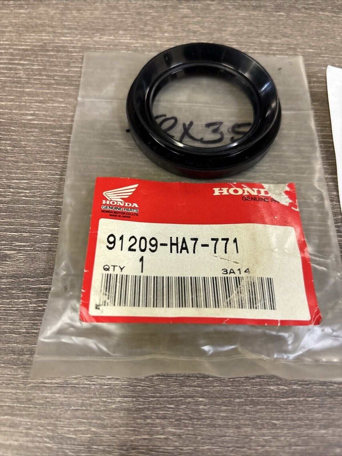 NOS Honda TRX300FW TRX350 D TRX400FW DUST SEAL 40X58X7 91209-HA7-771 H124
