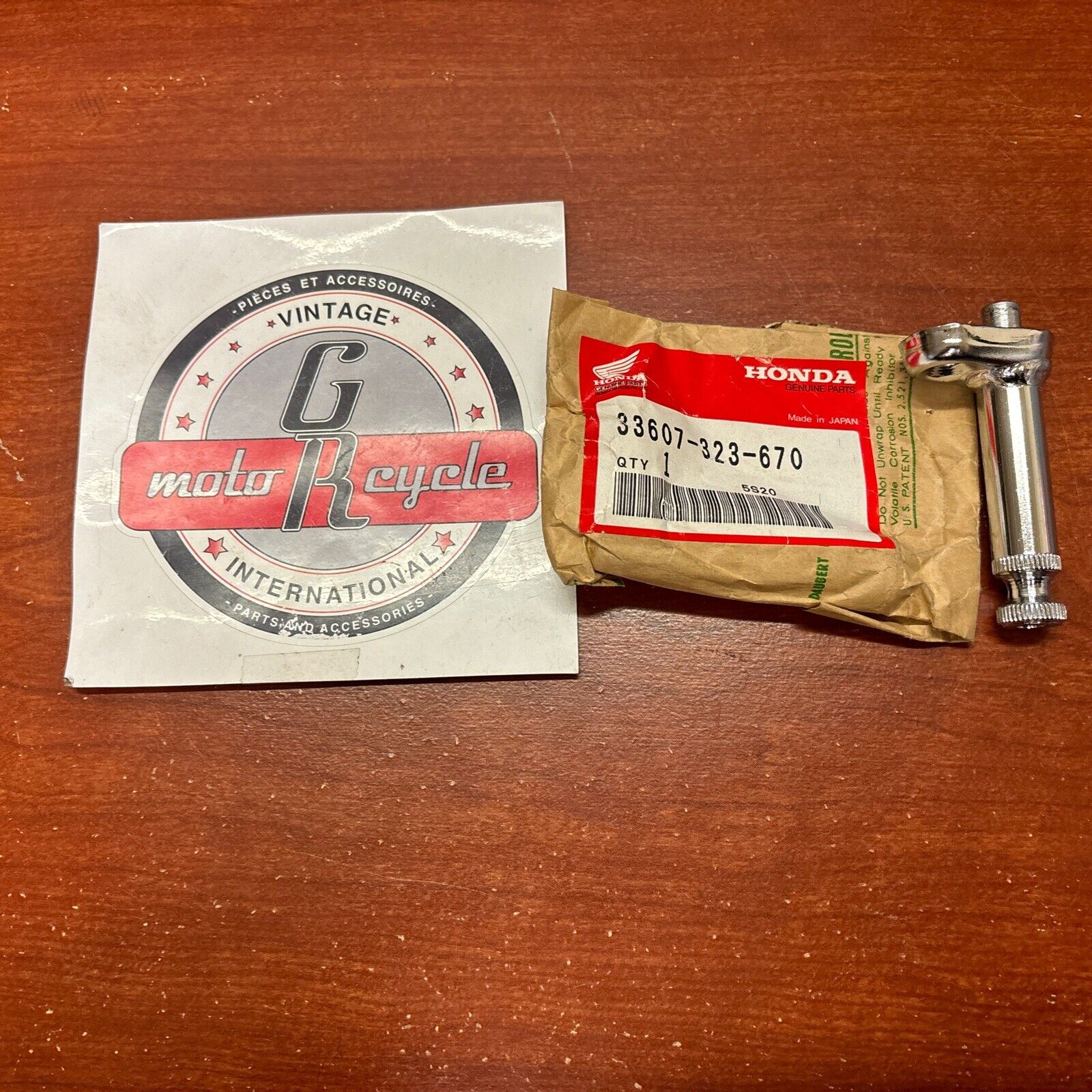 NOS Honda CB360P CB500 CB750 XL125 K0-K1 REAR WINKER STAY 33607-323-670 H165