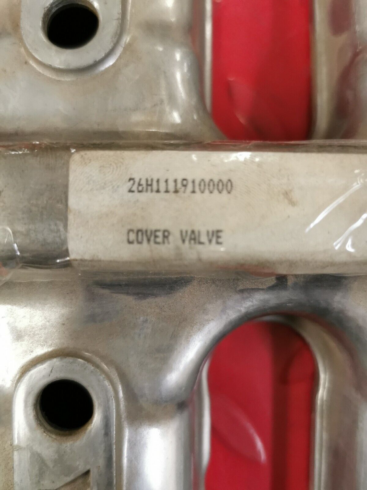 NOS YAMAHA XVZ1200 1983 - 1993  COVER CYLINDER  HEAD 1      26H-11191-02-00  Y52