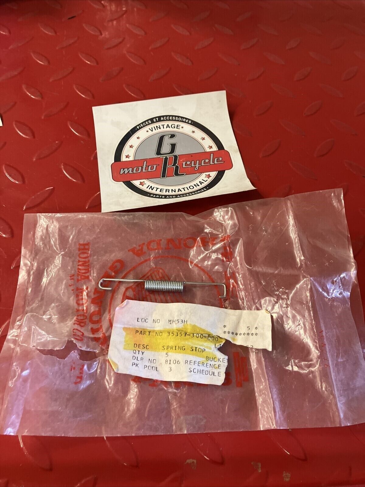 NOS HONDA CB750 STOP SWITCH SPRING 35357-300-000 H24