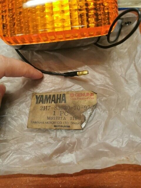 NOS Yamaha XS1100 REAR FLASHER LIGHT CHROME 2H7-83330-70-93 SUB 2H7-83330-7 Y165
