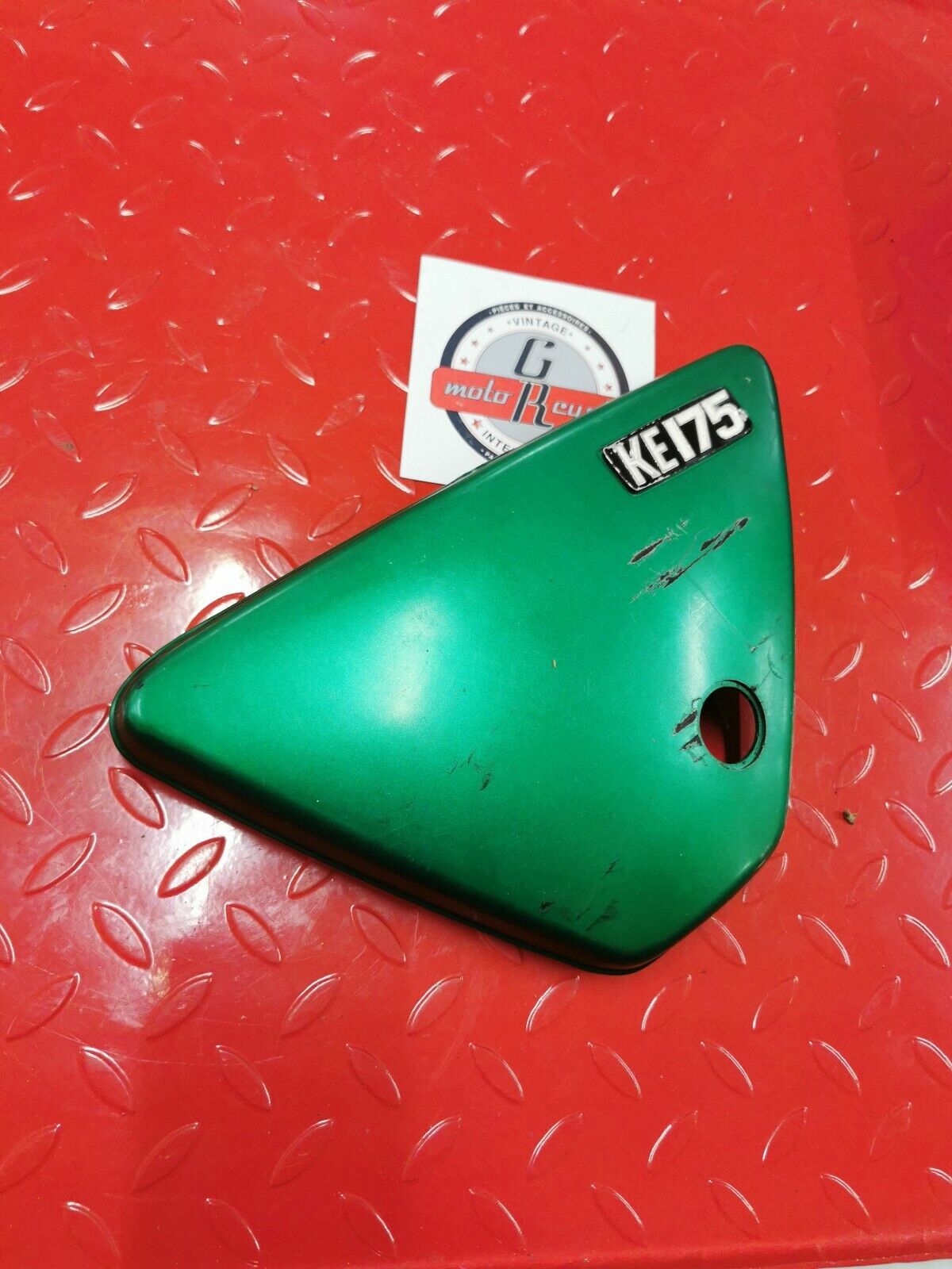 Kawasaki KE175 1976 left side oil tank cover panel fairing