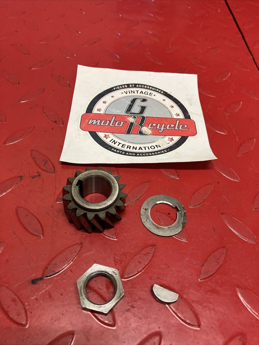 Suzuki TC125 1972 primary drive gear nut washer