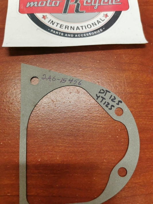 NOS Yamaha YT125 OIL PUMP COVER GASKET 2A6-15456-00-00 SUB. 2A6-15456-01-00 Y95