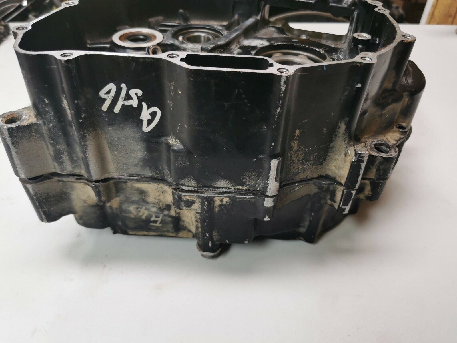 Honda XR350R 1983 crankcase crank case left right 11200-KF0-000 XL350R 84 85 2