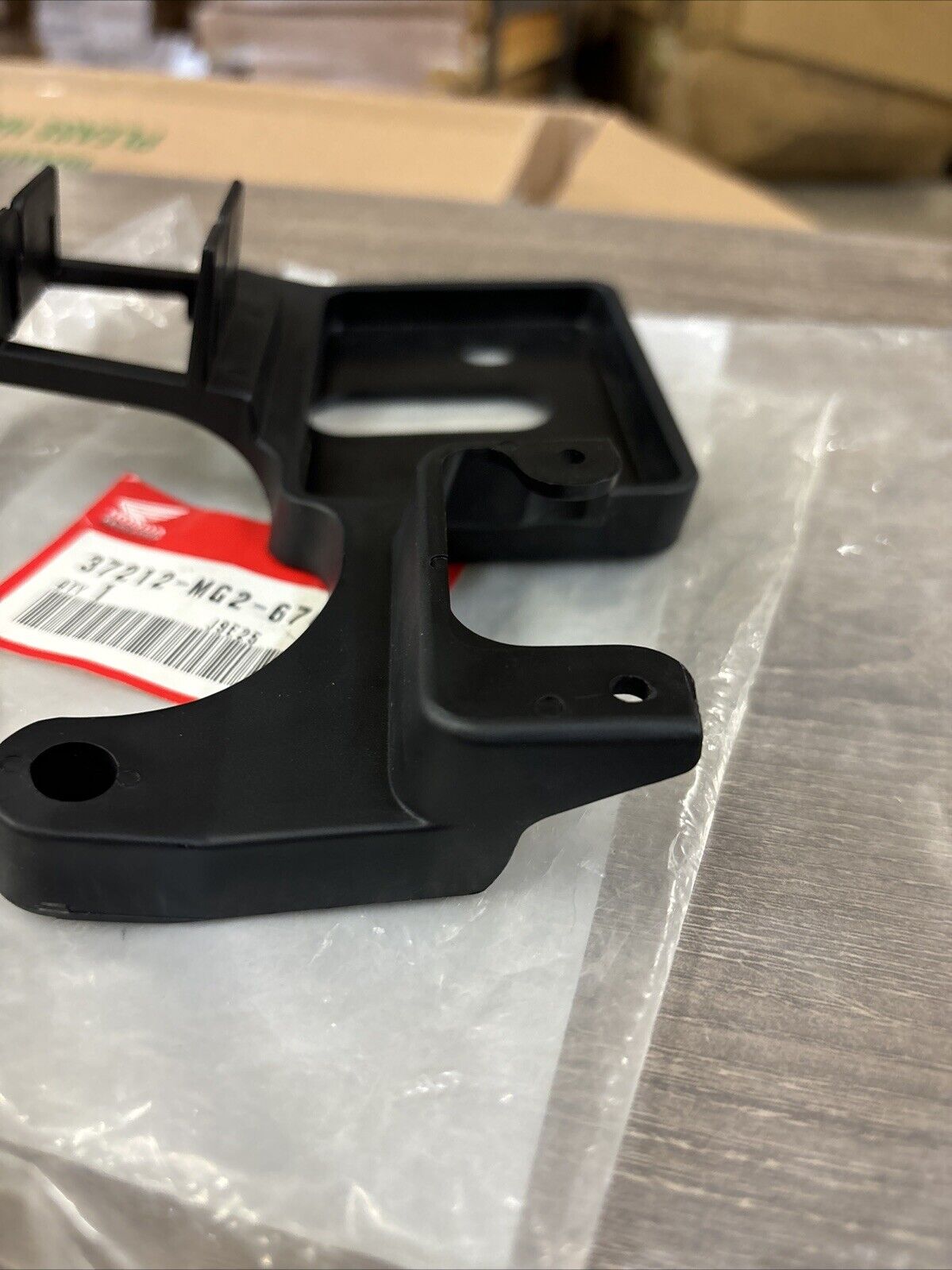 NOS Honda XL250R XL350R XL600R METER STAY 37212-MG2-670 H115
