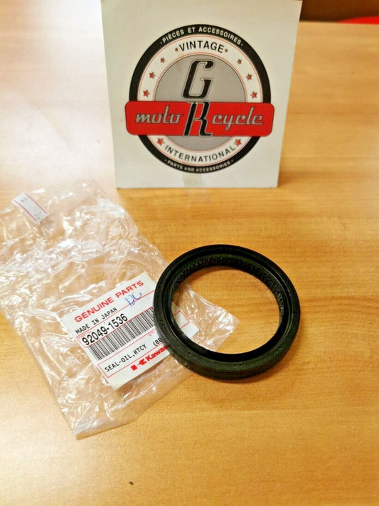 NOS KAWASAKI  KLF650    KLF750   2003 - 2021  OIL SEAL   92049-1536    K7