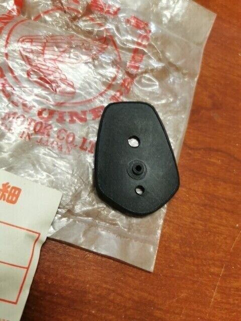 NOS Honda C100 C102 C105 CA100 REAR TURN SIGNAL LENS GASKET 33604-001-000 H69
