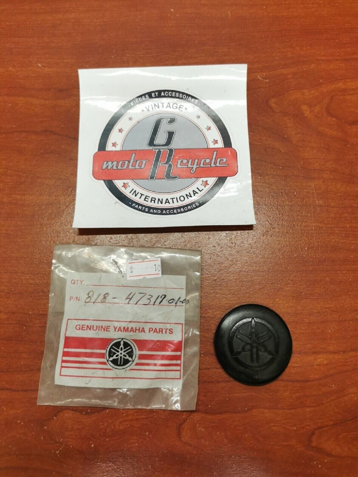 NOS Yamaha WHEEL CAP 818-47317-01-00 Y71