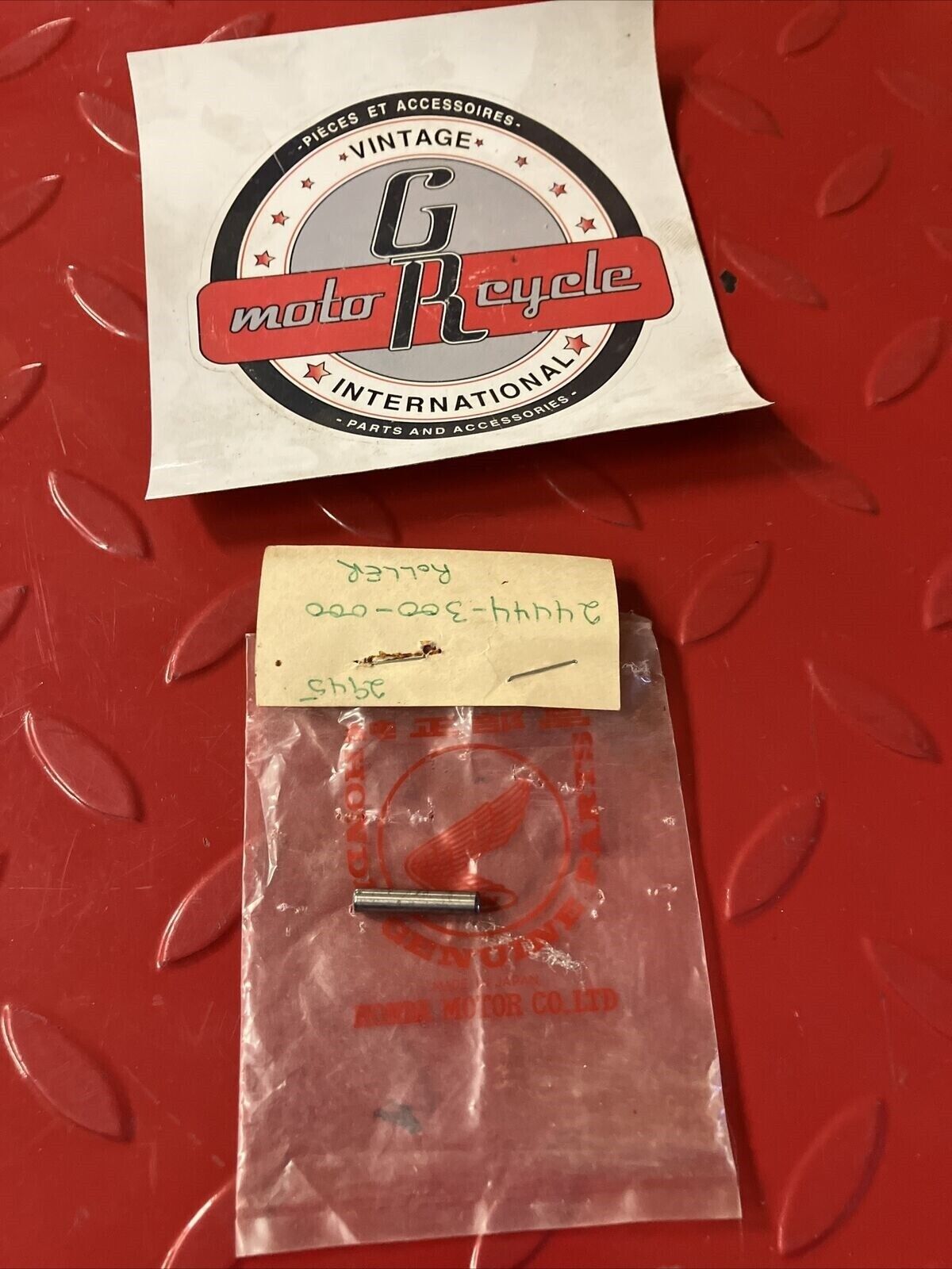 NOS HONDA CB750 CB900 CB1000 CB1100 ROLLER (4X20.6) 24444-300-000 H24