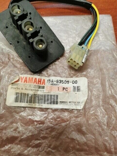 NOS Yamaha TW200 XT125 XT200 SOCKET CORD 15A-83509-00-00 SUB 15A-83509-01-0 Y105
