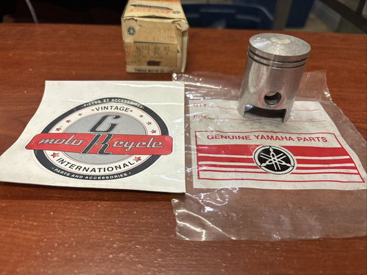 NOS Yamaha AS3 YAS3 TA125 PISTON STD 0.97 307-11631-00-97 SUB 307-11631-70- Y175