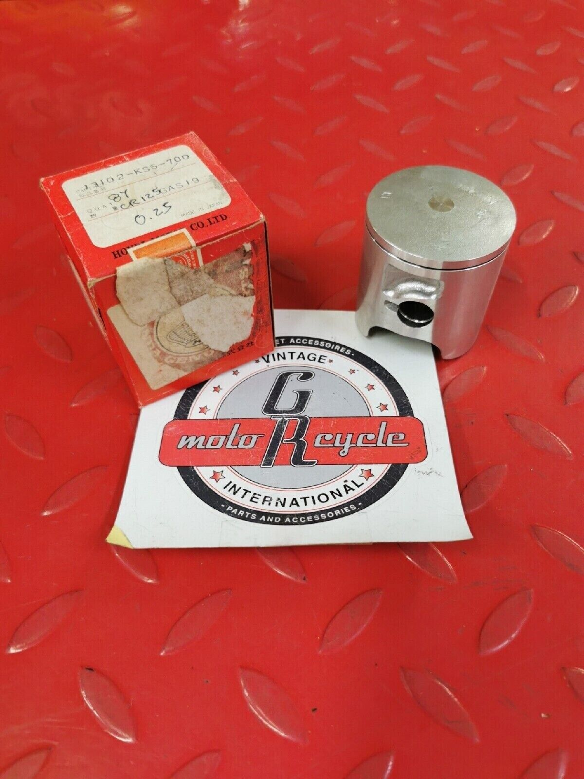 NOS HONDA CR125 1987  PISTON OVER SIZE 0.25 13102-KS6-700 H38