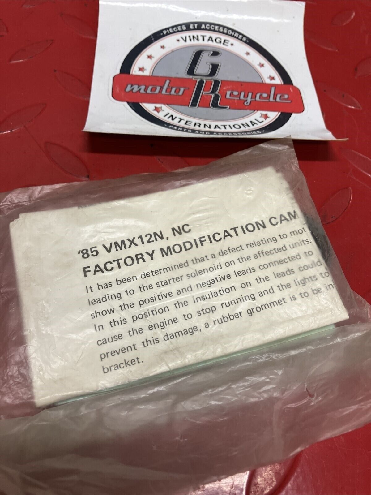 NOS YAMAHA VMAX 1200 IGNITION COIL MOUNT GROMMET KIT 90891-30016-00 Y63