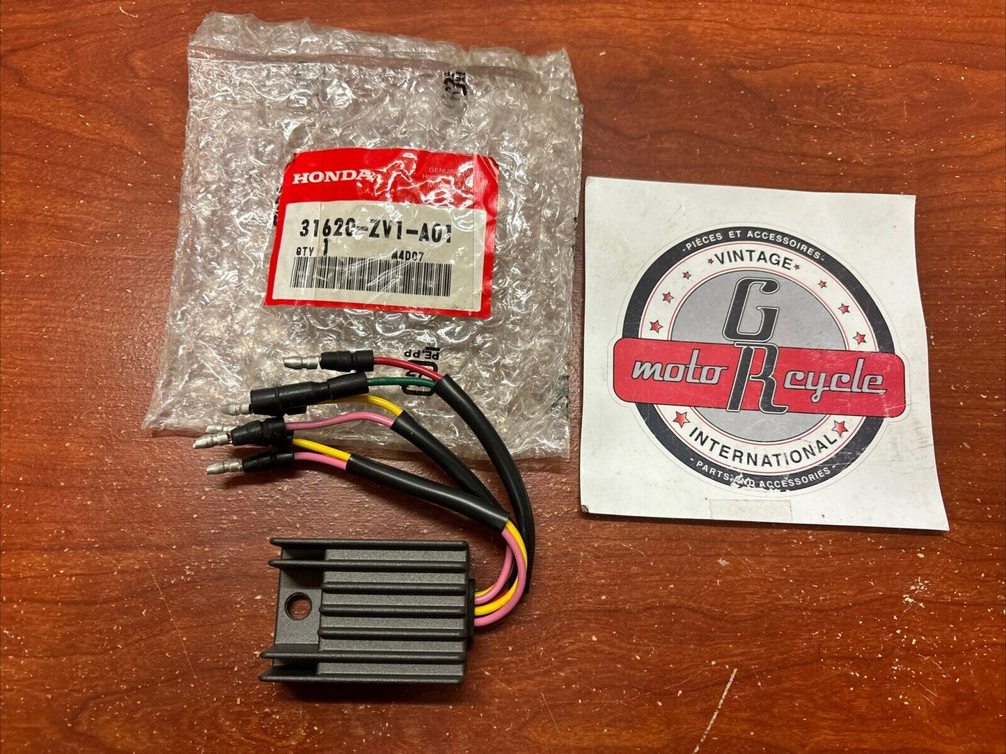 NOS Honda 1997 - 2007 5HP BF5 REGULATOR RECTIFIER 31620-ZV1-A01 H183