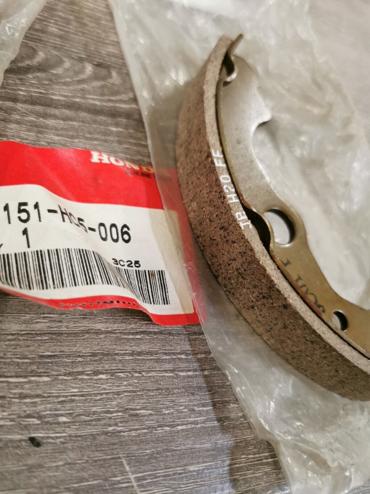 NOS HONDA TRX300 1988 - 1991 Brake Shoes 45151-HC5-006 H60