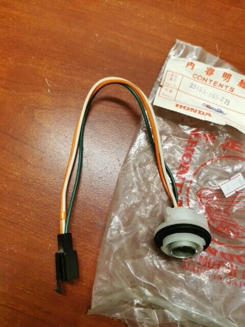 NOS Honda GL500I GL650I GL1100 A I LEFT TURN SIGNAL SOCKET 33455-463-771 H98