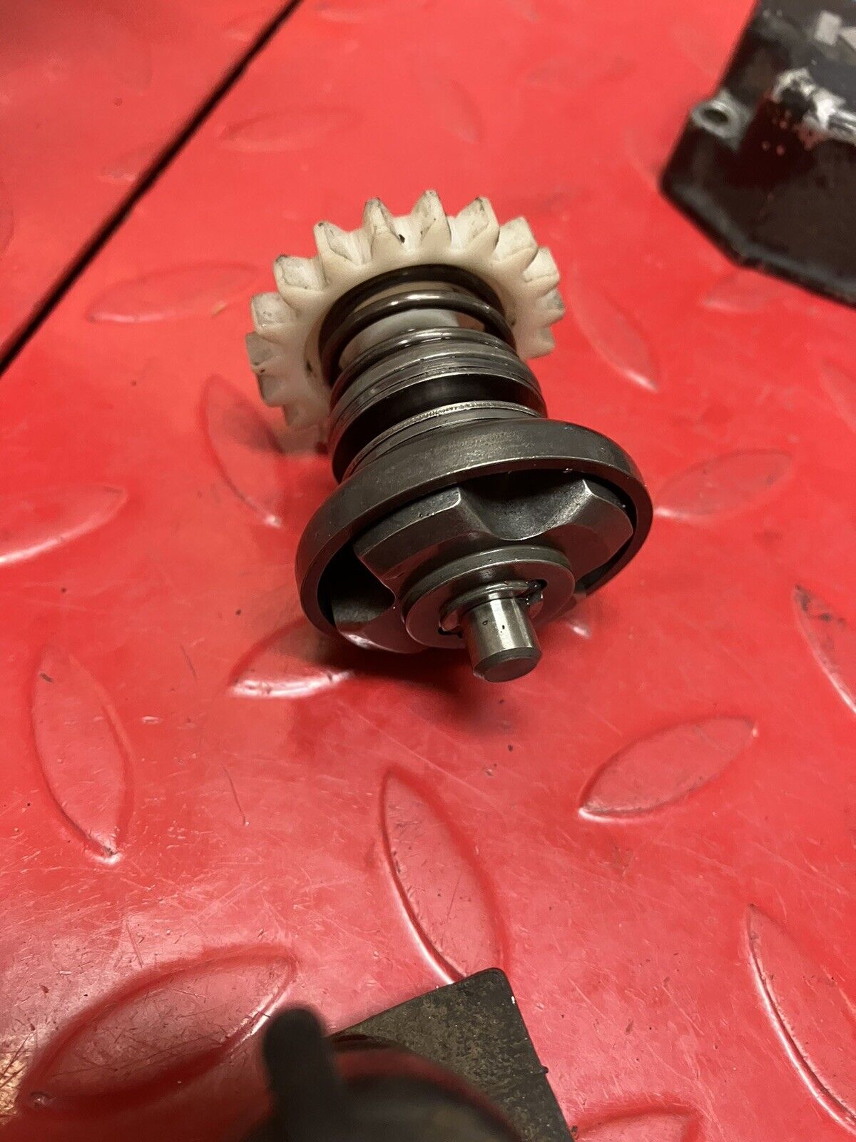 Kawasaki KX125 1986 complete power exhaust valve assembly cover governor shaft