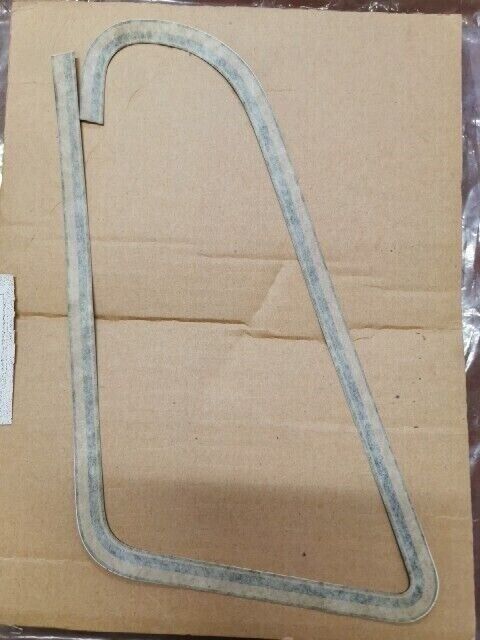 NOS Honda 1979 CX500C GL400C GL500C RIGHT SIDE COVER STRIPE 87126-449-300 H71