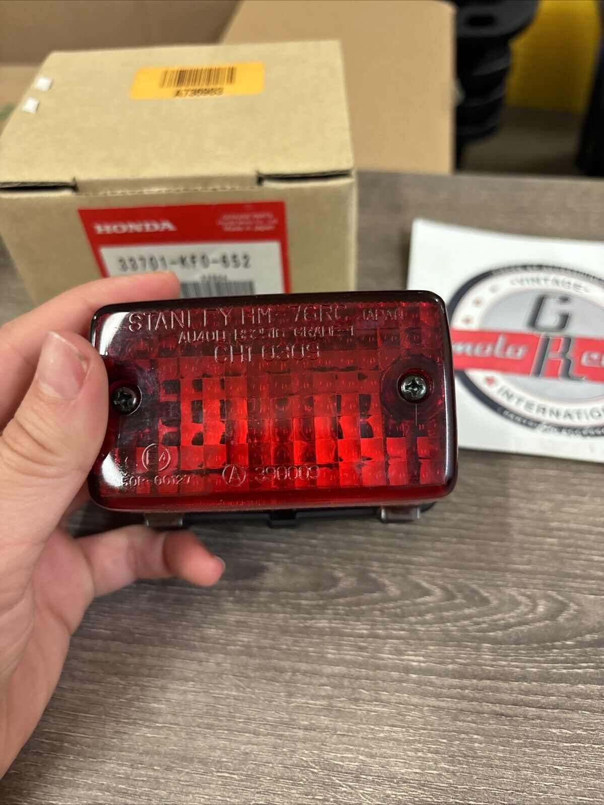NOS Honda XR200R XR250R XR350R XR600R TAIL LIGHT UNIT 33701-KF0-652 H129