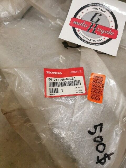 NOS Honda TRX650 TRX680 REAR FENDER RIGHT SPLASH GUARD 80121-HN8-000ZA