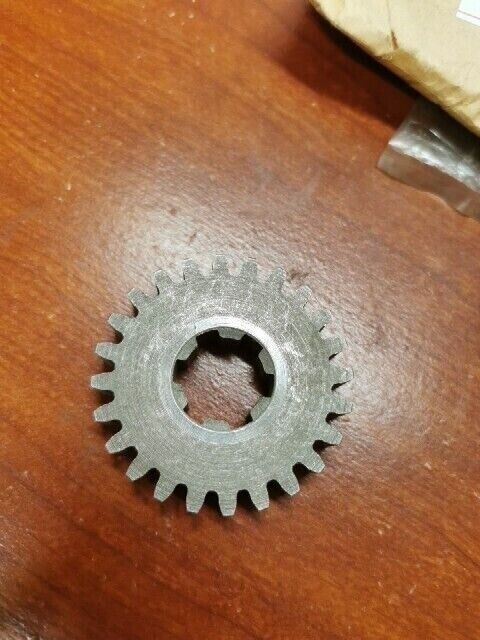 NOS Honda C100 C102 C105 T CA100 TOP COUNTERSHAFT GEAR 24T 23461-001-010 H80
