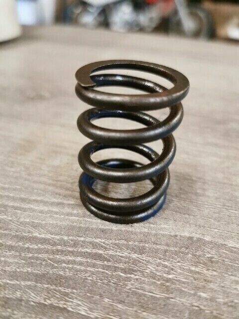 NOS YAMAHA TX750A 1974 TX750 1973 SPRING VALVE OUTER 341-12114-10-00 Y152