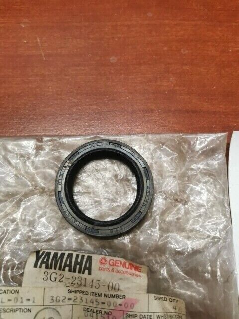 NOS Yamaha TZ250F TZ350F XJ550 OIL SEAL 3G2-23145-00-00 SUB 4G0-23145-00-00 Y142