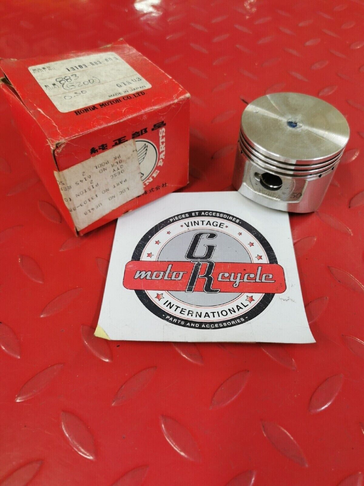 NOS HONDA ENGINES G200 PISTON .50   13103-883-003  H38