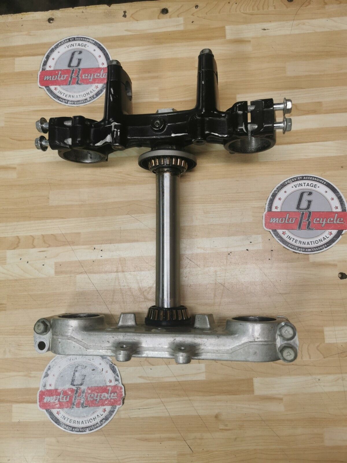 Yamaha YZ250 1988 steering stem triple clamp tree handle crown 2VM-23340-L0-00