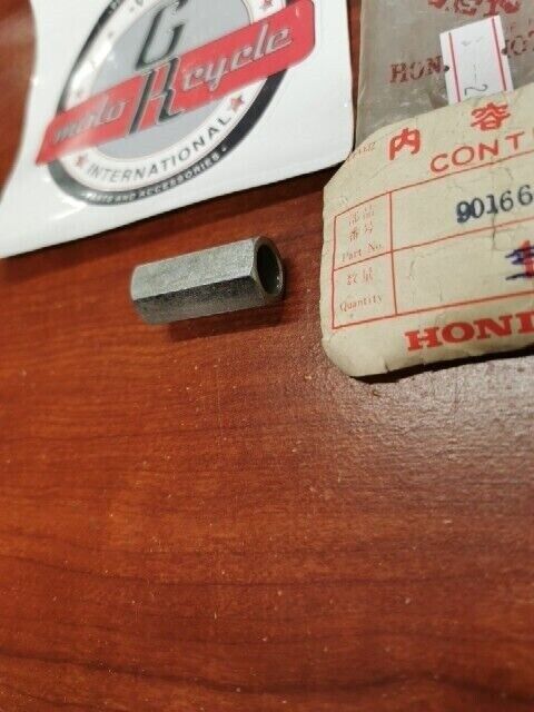 NOS Honda CL50 CL65 CL70 SS50 FRONT MUFFLER STAY CLAMP SCREW 90166-061-010 H69