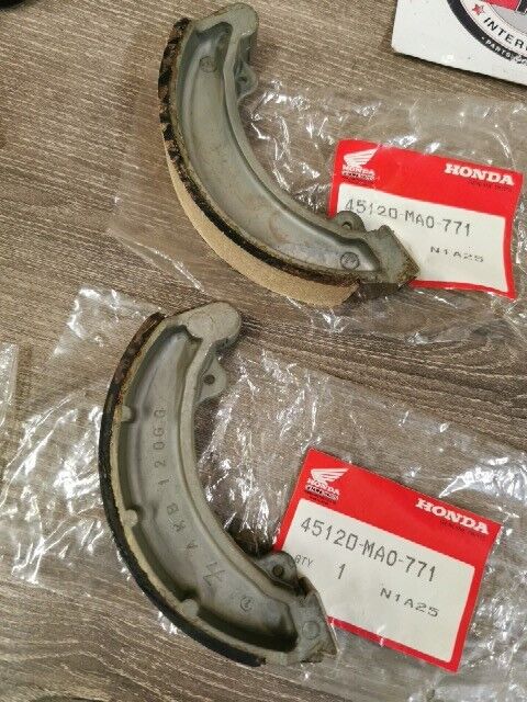 NOS HONDA CR250R CR450R XR250R  SHOE FRONT KIT BRAKE MCA QTY2 45120-MA0-771 H74