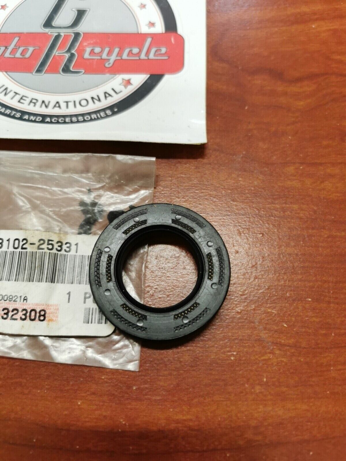 NOS Yamaha YFS200 IT200 WR200 OIL SEAL 93102-25331-00 Y93