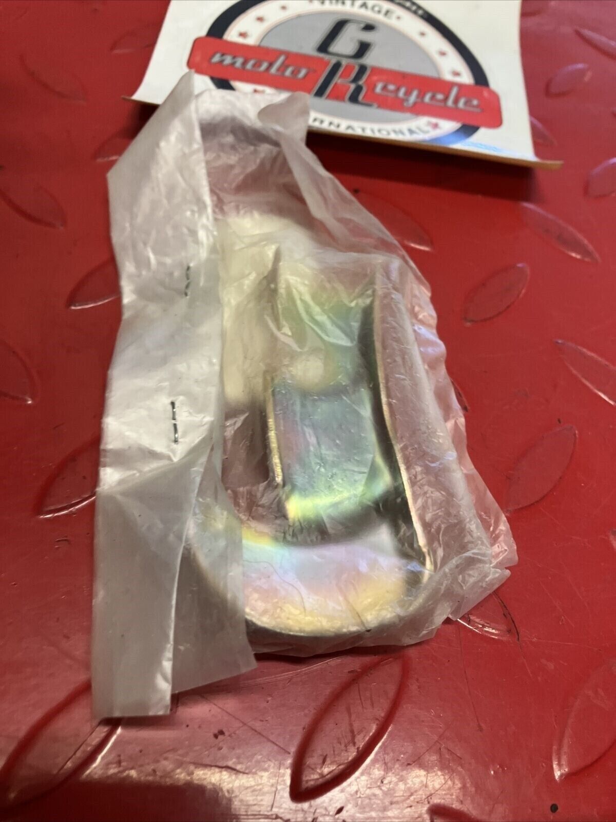 NOS YAMAHA SUSPENSION RUNNER CAP 8R4-47322-00-00 Y61