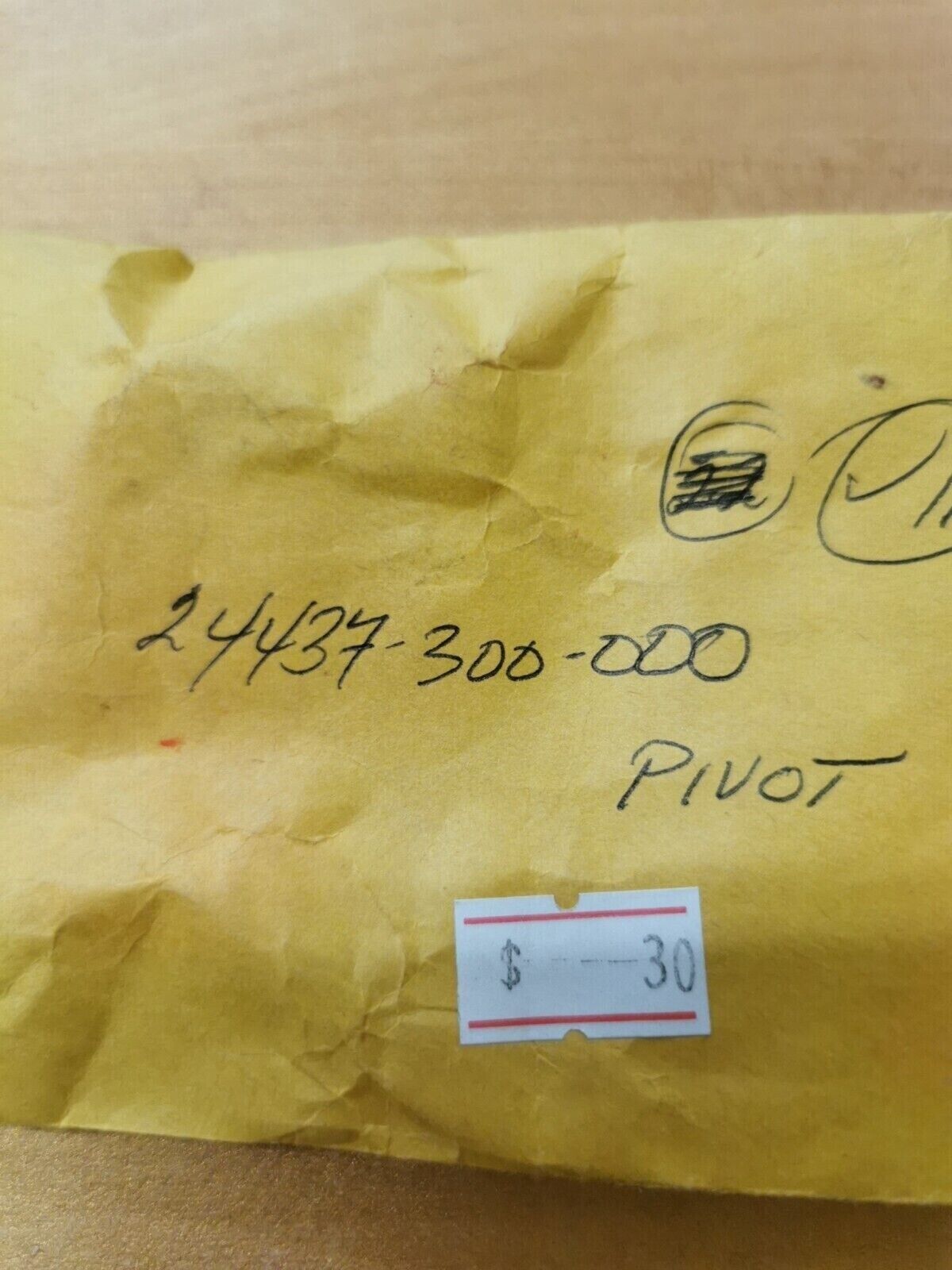 NOS HONDA CB750 PIVOT STOPPER ARM 24437-300-000 H20