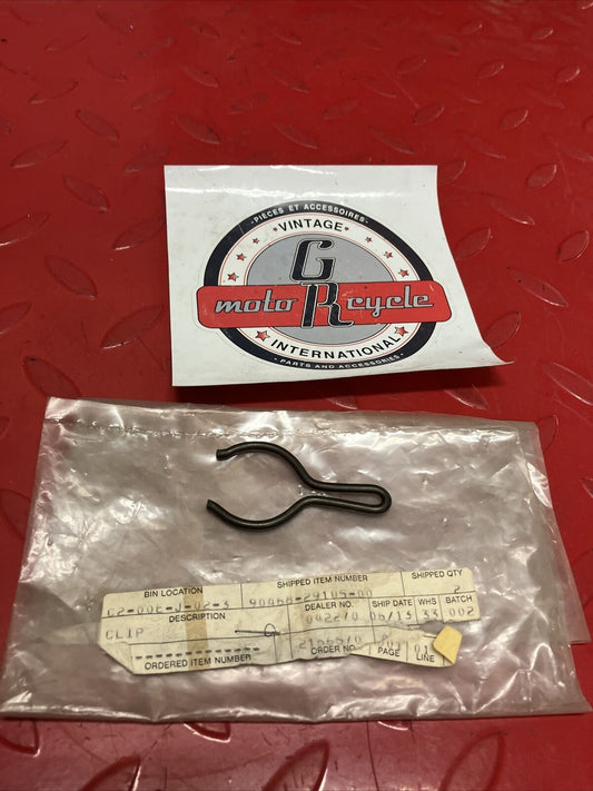 NEW NOS YAMAHA XV750 1981 1982 CLIP 90468-29105-00 Y66