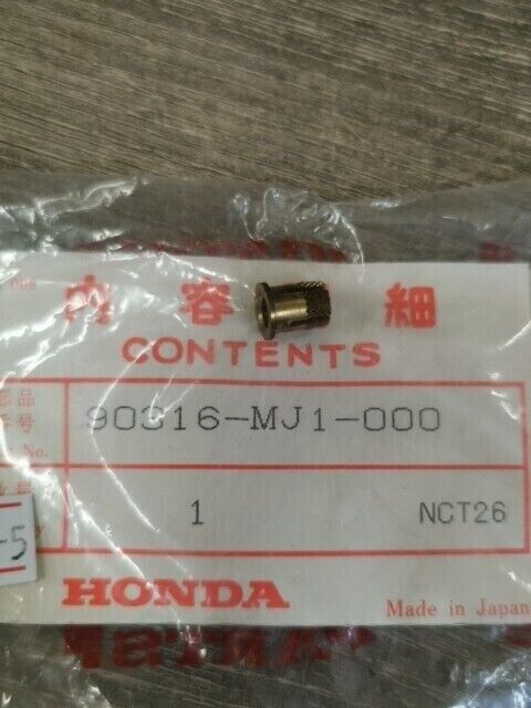 NOS HONDA  NUT INSERT M5X0.8 90316-MJI-000 H74