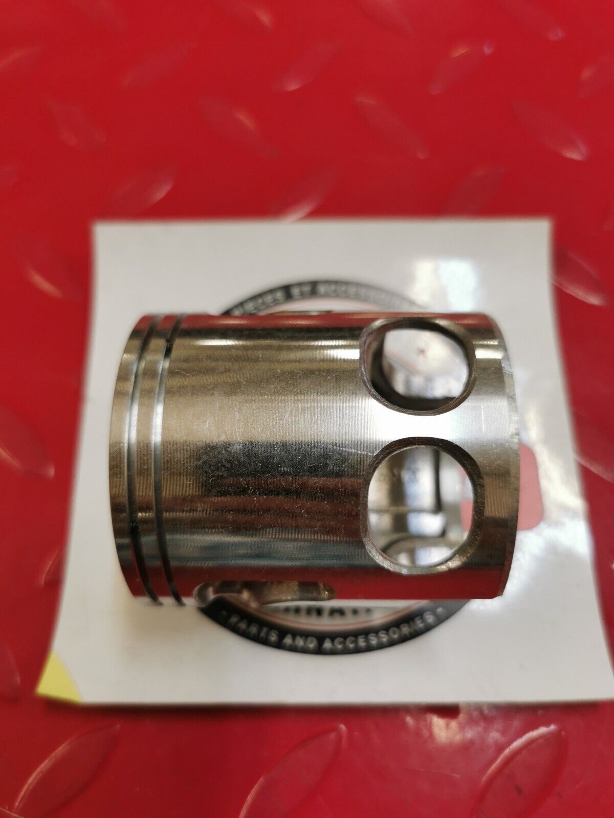 NOS Yamaha IT125 1980 - 1981 PISTON 3 O/S 0.75 3R9-11637-00-00 Y27