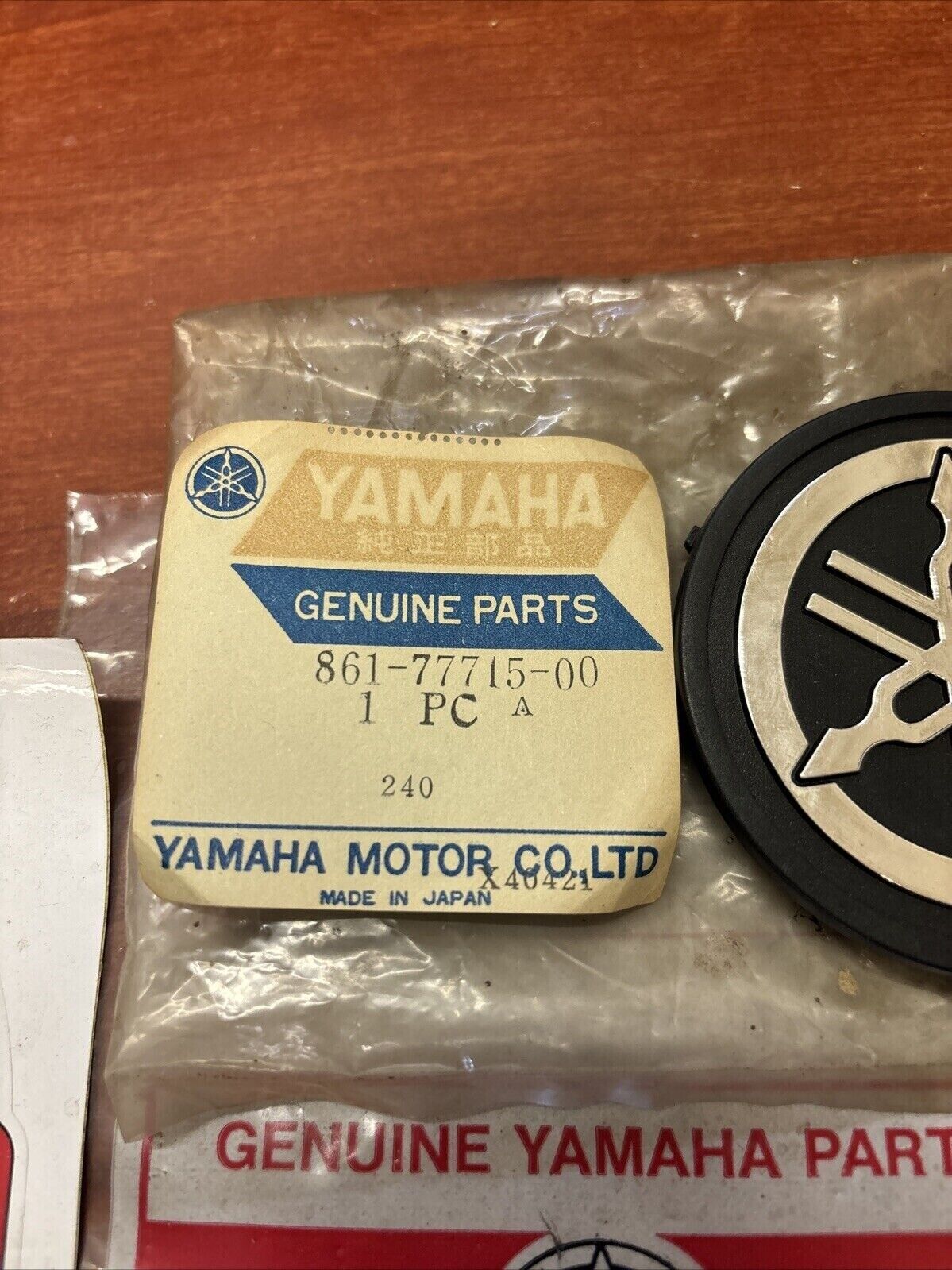 NOS Yamaha GP440 GPX338 GPX433 INSTRUMENT PANEL ORNAMENT 861-77715-00-00 Y178