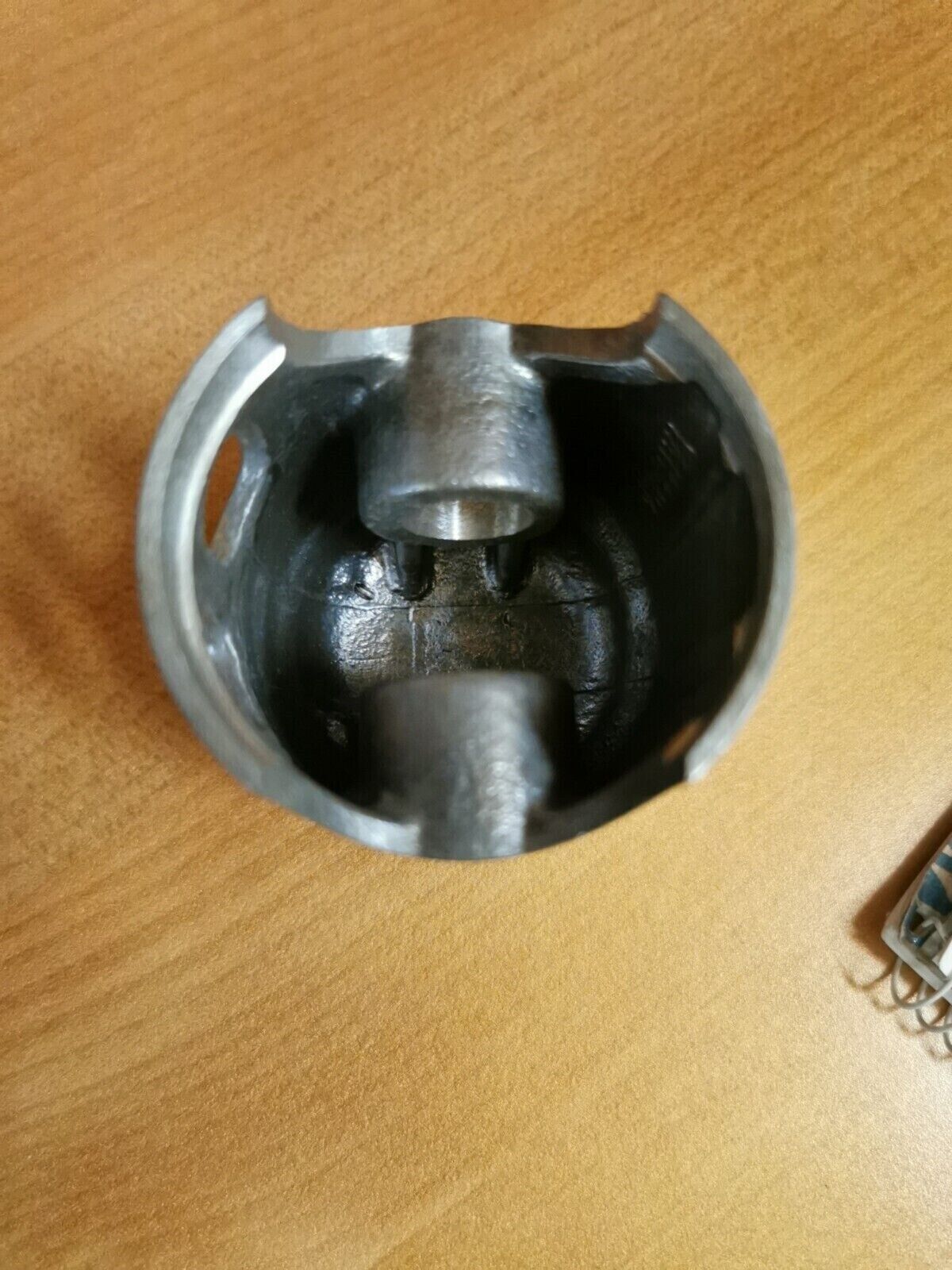 NOS YAMAHA LT2 LT3  1972 PISTON STD  305-11631-01-96 Y47