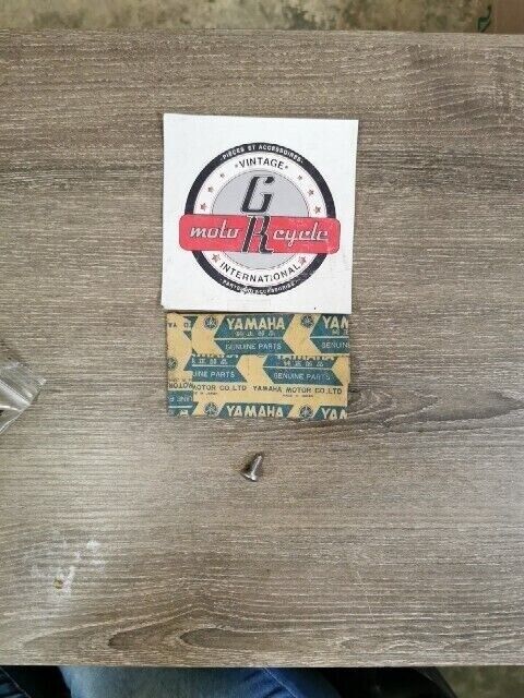 NOS YAMAHA YS624T EF3800R EF2500 EF1600 YS624W YZ80A BOLT 92506-06040-00 Y151
