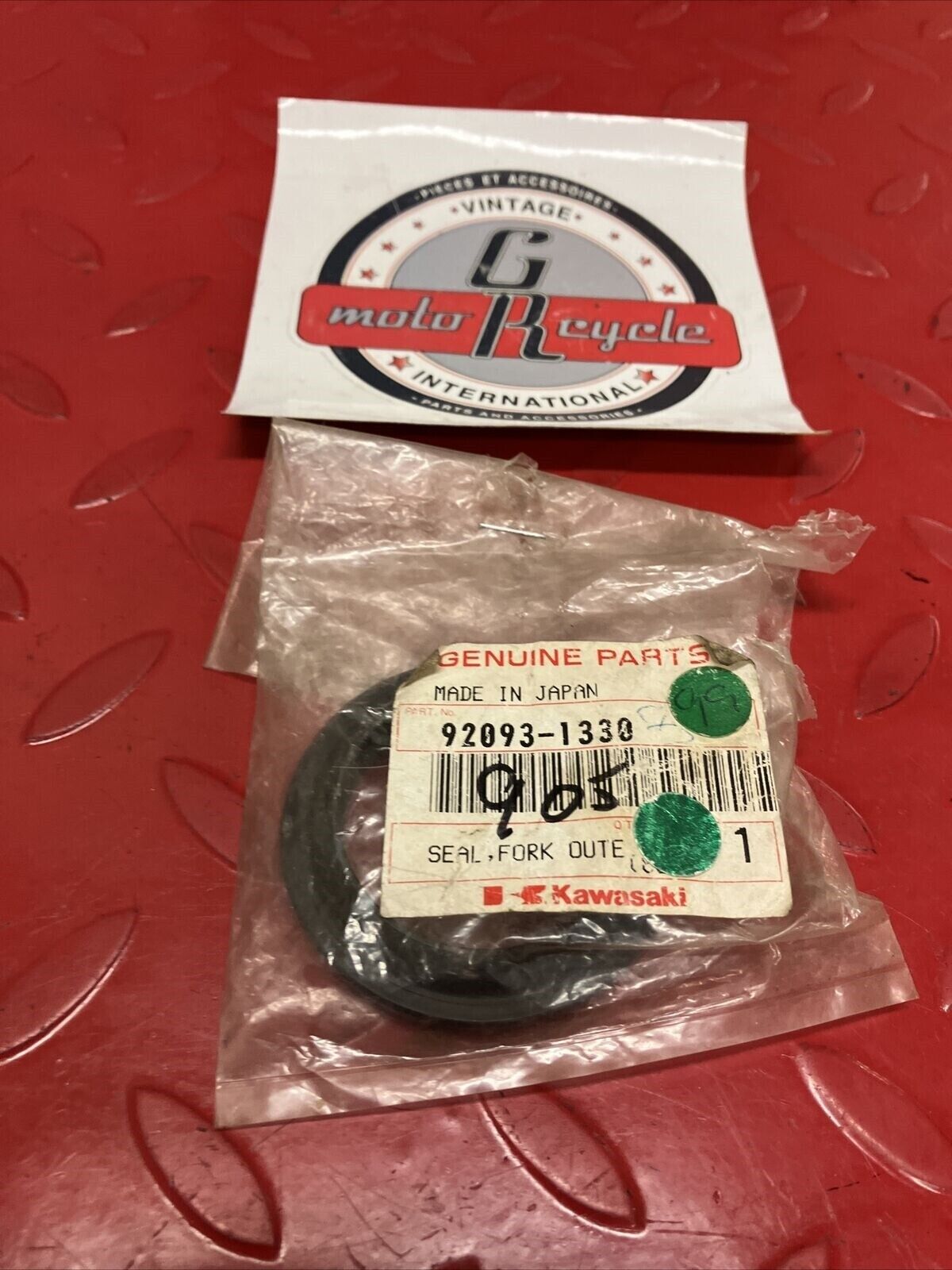 NOS KAWASAKI ZX1100 FRONT FORK DUST SEAL 92093-1330 K13