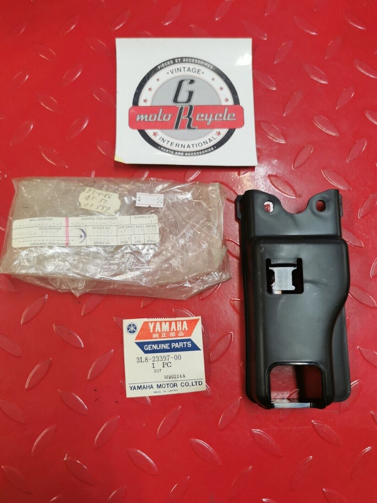 NOS YAMAHA QT50 1979 - 1987 PANEL FRONT 2 3L8-23397-00-00 Y28